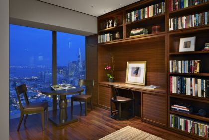 フラッシュカード、どの単語が正しいですか？ Apartment complex,Curtains,Stairs,Study room